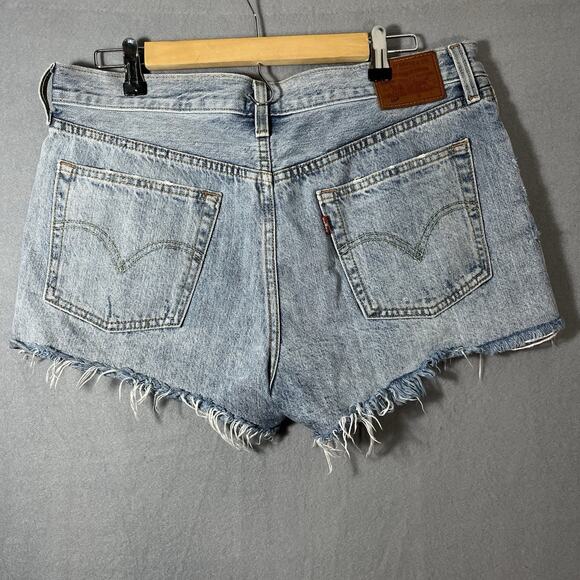 Levi’s‎ Premium Big E 501 Button Fly Light Wash Jean Shorts Size 31 High Rise - Picture 2 of 12